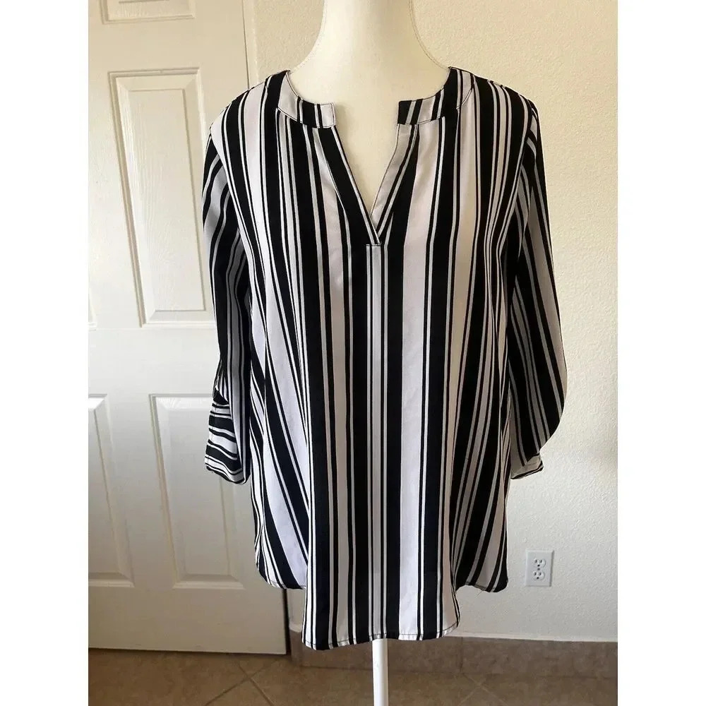 Est. 1946 Womens Size Small Black & White 3/4 Sleeve V-Neck Striped Tunic Top